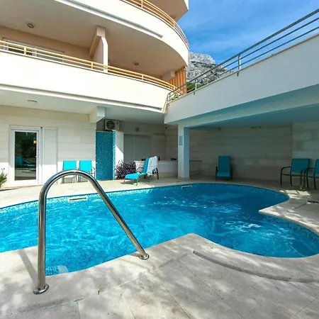Apartment Family Friendly With A Swimming Pool Brela, Makarska - 20066 Brela