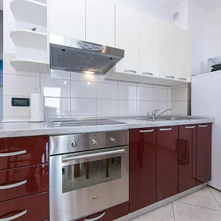 Family Friendly With A Swimming Pool Brela, Makarska - 20066 Apartment *