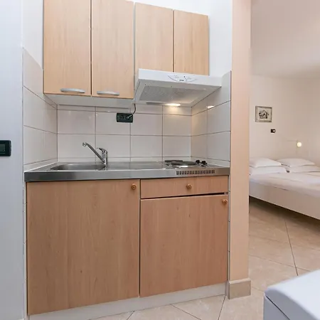 Family Friendly With A Swimming Pool Brela, Makarska - 20066 Apartment *